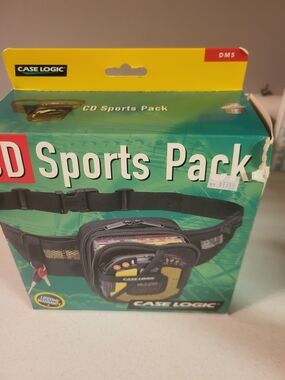 Case Logic Sports Pack DM5 Portable CD Player Case